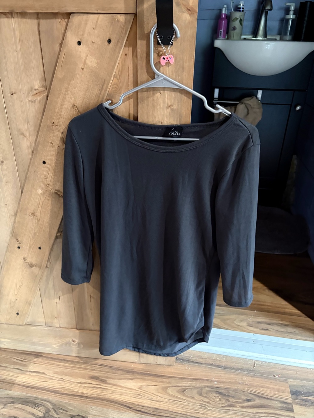 Rue21 Women's Black 3/4 Sleeve Scoop Neck Top